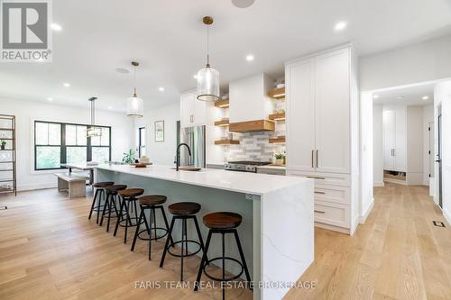 190 Toll Road, King, ON - Indoor Photo Showing Kitchen With Upgraded Kitchen