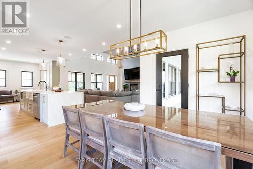 190 Toll Road, King, ON - Indoor Photo Showing Dining Room