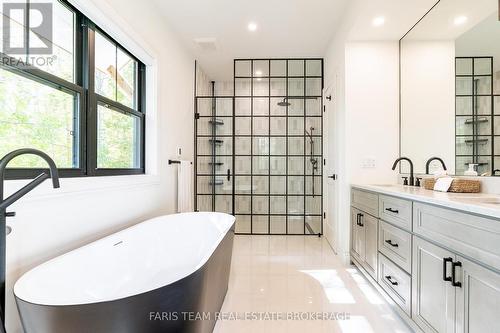 190 Toll Road, King, ON - Indoor Photo Showing Bathroom