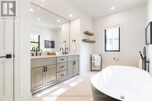 190 Toll Road, King, ON - Indoor Photo Showing Bathroom