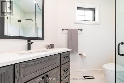 190 Toll Road, King, ON - Indoor Photo Showing Bathroom