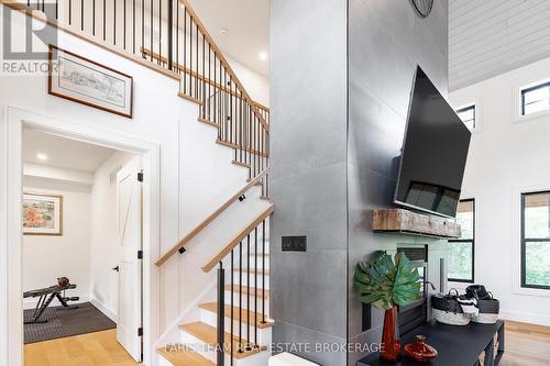 190 Toll Road, King, ON - Indoor Photo Showing Other Room