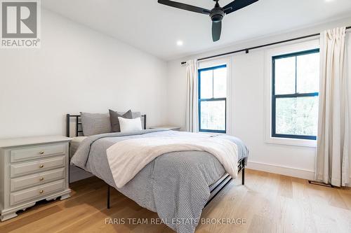 190 Toll Road, King, ON - Indoor Photo Showing Bedroom