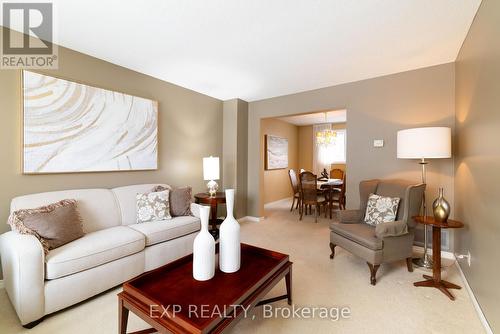 200 Biscayne Boulevard, Georgina, ON - Indoor Photo Showing Living Room