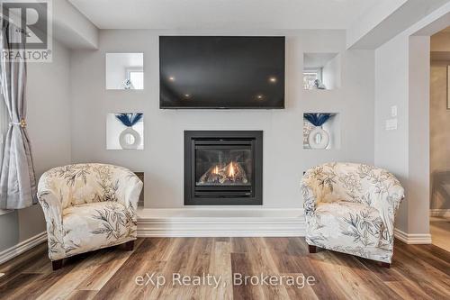 139 Couling Crescent, Guelph (Grange Road), ON - Indoor Photo Showing Living Room With Fireplace