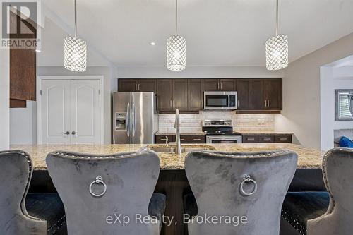 139 Couling Crescent, Guelph (Grange Road), ON - Indoor Photo Showing Kitchen
