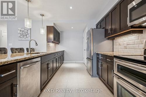 139 Couling Crescent, Guelph (Grange Road), ON - Indoor Photo Showing Kitchen With Upgraded Kitchen