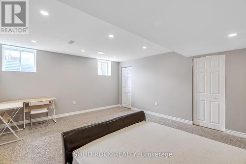 Flexible square-shaped space with plenty of light - 1855 Maple Grove Road, Ottawa, ON - Indoor