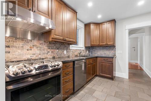 20 Arkell Street, Hamilton, ON - Indoor Photo Showing Kitchen