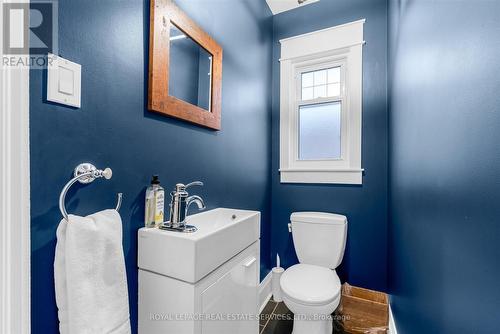 20 Arkell Street, Hamilton, ON - Indoor Photo Showing Bathroom