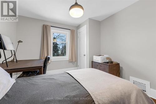 20 Arkell Street, Hamilton, ON - Indoor Photo Showing Bedroom