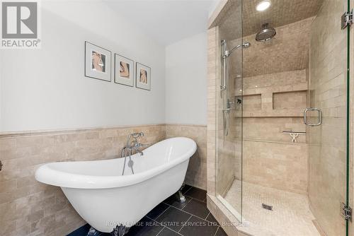 20 Arkell Street, Hamilton, ON - Indoor Photo Showing Bathroom