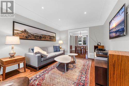 20 Arkell Street, Hamilton, ON - Indoor Photo Showing Living Room