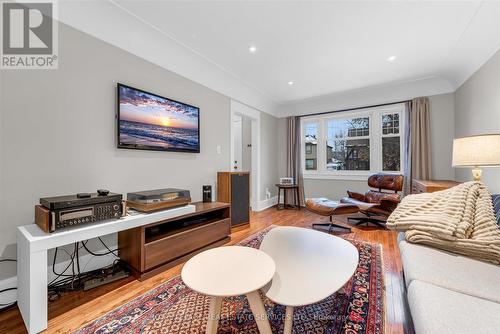 20 Arkell Street, Hamilton, ON - Indoor Photo Showing Living Room