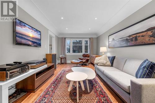 20 Arkell Street, Hamilton, ON - Indoor Photo Showing Living Room