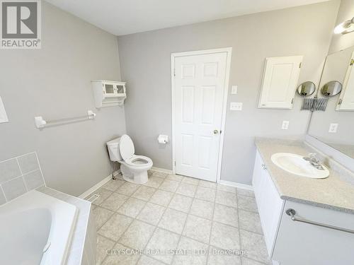 Primary Bedroom 4pc Ensuite - 55 Langlaw Drive, Cambridge, ON - Indoor Photo Showing Bathroom