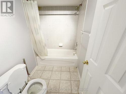2nd Floor Main 4pc Bathroom - 55 Langlaw Drive, Cambridge, ON - Indoor Photo Showing Bathroom