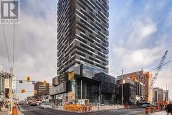 2104 - 8 EGLINTON AVENUE E  Toronto, ON M4P 1A6