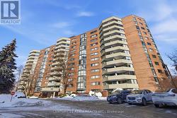 909 - 50 BAIF BOULEVARD  Richmond Hill, ON L4C 5L1