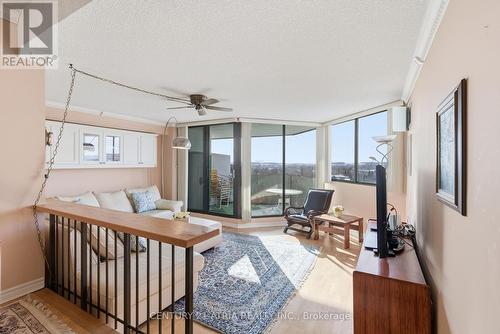 909 - 50 Baif Boulevard, Richmond Hill, ON - Indoor