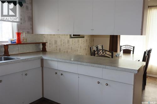 32 Kasper Crescent, Assiniboia, SK - Indoor Photo Showing Kitchen