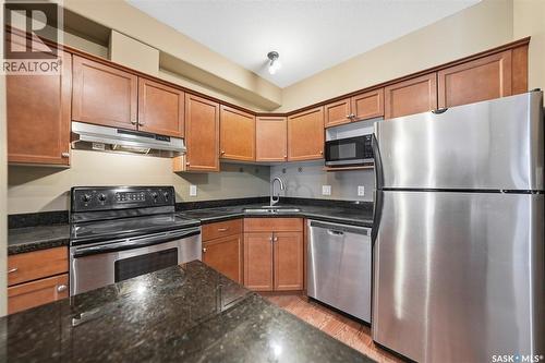 113 333 Nelson Road, Saskatoon, SK - Indoor Photo Showing Kitchen With Double Sink