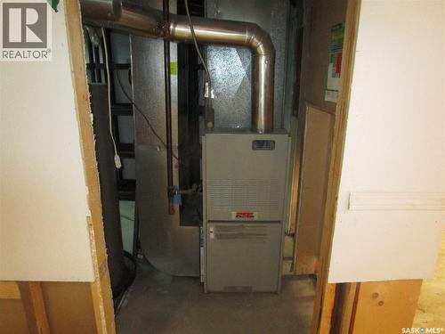 250 1St Avenue W, Bengough, SK - Indoor Photo Showing Basement