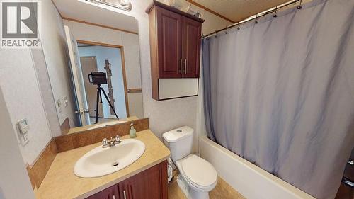 7926 85A Avenue, Fort St. John, BC - Indoor Photo Showing Bathroom