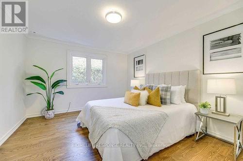 3640 Burnbrae Drive, Mississauga, ON - Indoor Photo Showing Bedroom