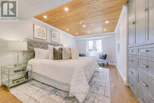 3640 Burnbrae Drive, Mississauga, ON - Indoor Photo Showing Bedroom