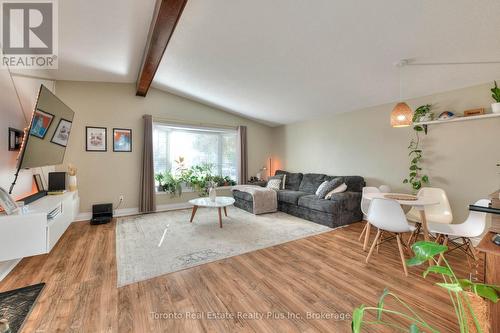 62 Greendale Crescent, Kitchener, ON - Indoor Photo Showing Living Room