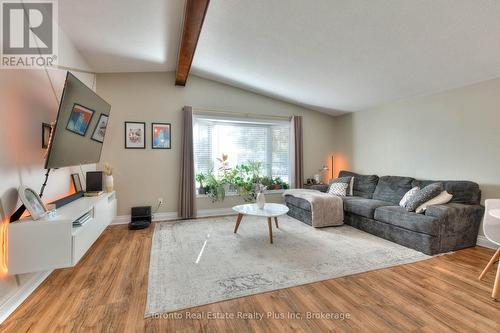 62 Greendale Crescent, Kitchener, ON - Indoor Photo Showing Living Room
