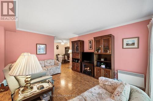 1007 - 158 B Mcarthur Avenue, Ottawa, ON - Indoor Photo Showing Living Room