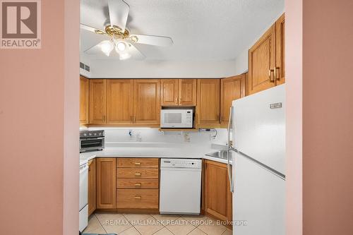 1007 - 158 B Mcarthur Avenue, Ottawa, ON - Indoor Photo Showing Kitchen