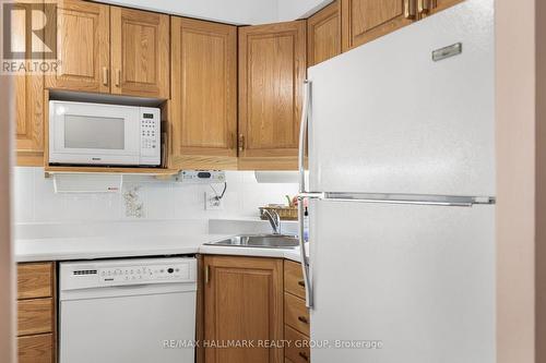 1007 - 158 B Mcarthur Avenue, Ottawa, ON - Indoor Photo Showing Kitchen