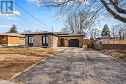 UPPER - 4908 PETTIT AVENUE  Niagara Falls (Morrison), ON L2E 6L6