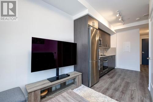 202 - 2545 Simcoe Street N, Oshawa (Windfields), ON - Indoor Photo Showing Kitchen