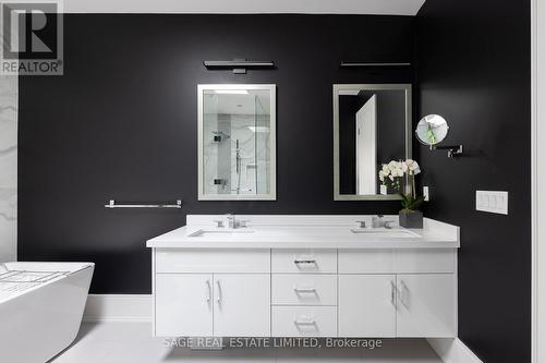 40 Hoyle Avenue, Toronto, ON - Indoor Photo Showing Bathroom
