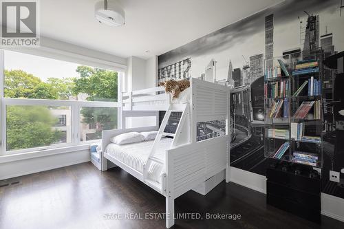 40 Hoyle Avenue, Toronto, ON - Indoor Photo Showing Bedroom