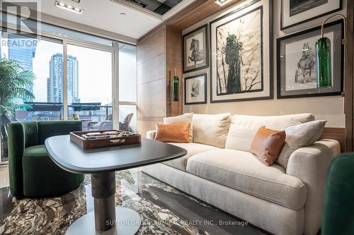 505 - 88 Cumberland Street, Toronto, ON - Indoor Photo Showing Other Room