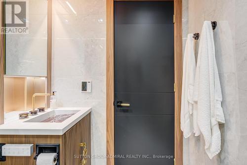 505 - 88 Cumberland Street, Toronto, ON - Indoor Photo Showing Bathroom