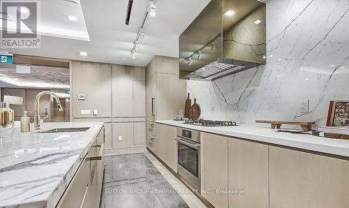 505 - 88 Cumberland Street, Toronto, ON - Indoor Photo Showing Kitchen With Upgraded Kitchen