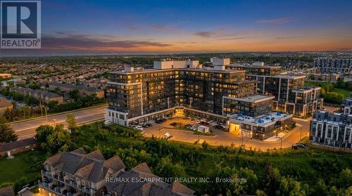 414 - 395 DUNDAS STREET W  Oakville, ON L6M 5R8