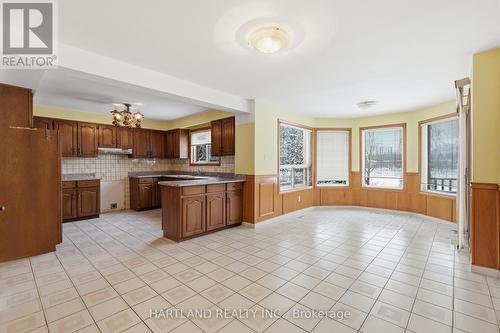 4065 River Mill Way, Mississauga, ON - Indoor Photo Showing Kitchen