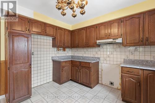 4065 River Mill Way, Mississauga, ON - Indoor Photo Showing Kitchen