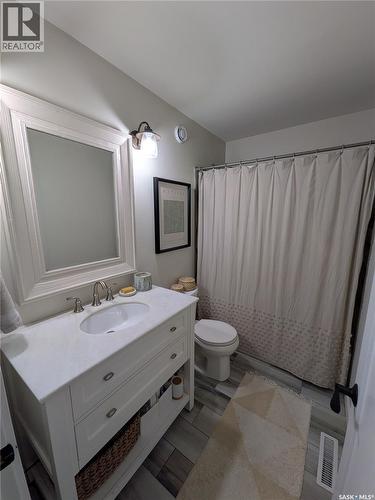 845 Prospect Avenue, Oxbow, SK - Indoor Photo Showing Bathroom