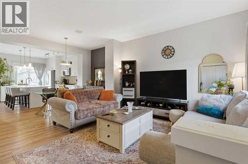 95 Sage Bluff Gate Nw, Calgary, AB - Indoor Photo Showing Living Room
