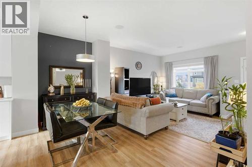 95 Sage Bluff Gate Nw, Calgary, AB - Indoor Photo Showing Living Room