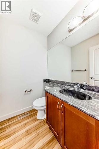 1156 Sherwood Boulevard Nw, Calgary, AB - Indoor Photo Showing Bathroom