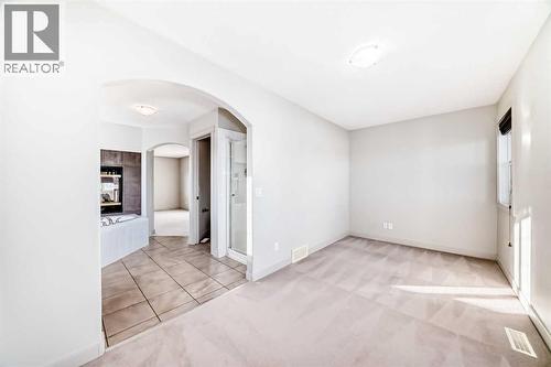 1156 Sherwood Boulevard Nw, Calgary, AB - Indoor Photo Showing Other Room